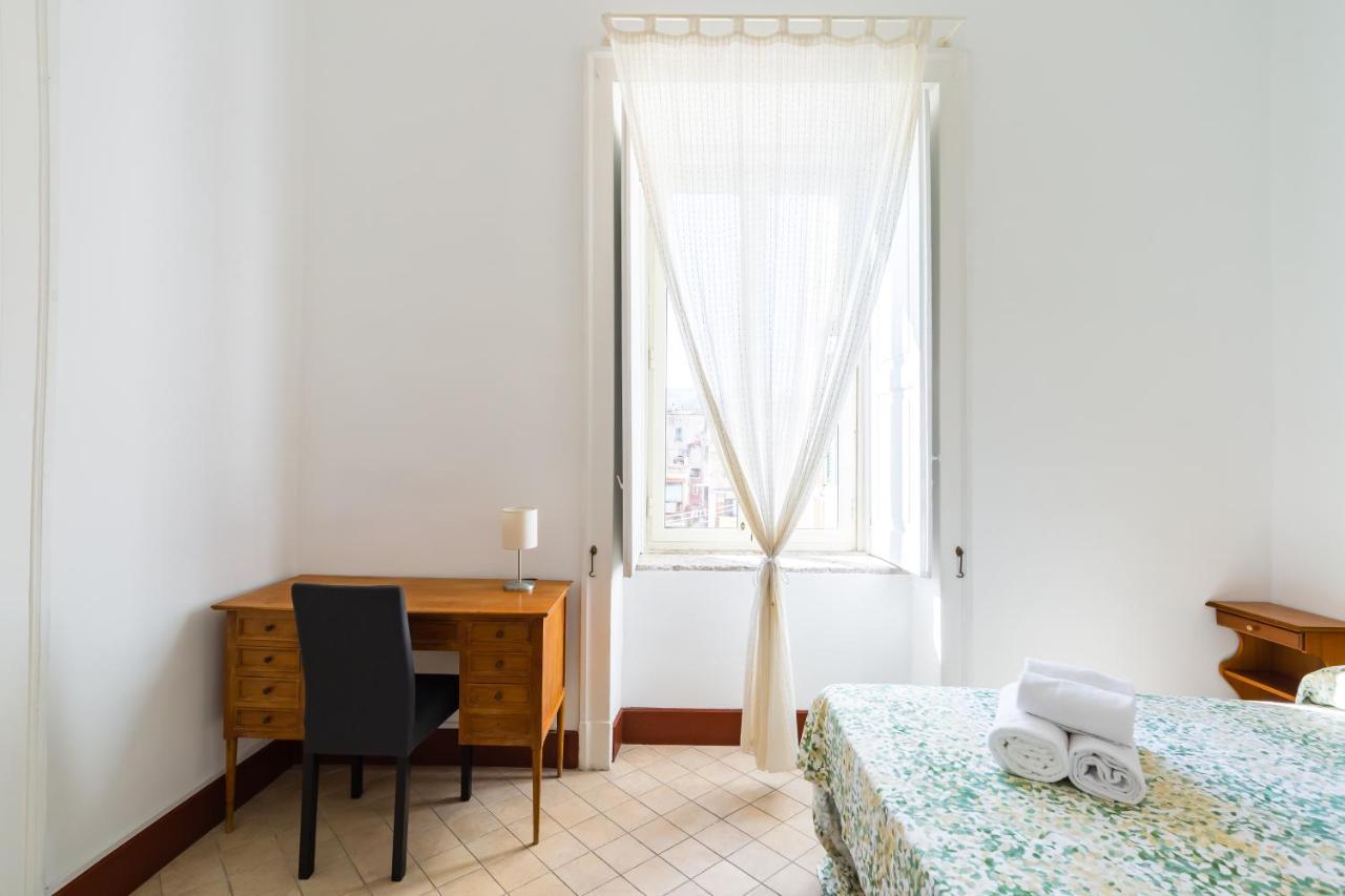 Lopez 20 A Big Family Apartment By Napoliapartments Dış mekan fotoğraf