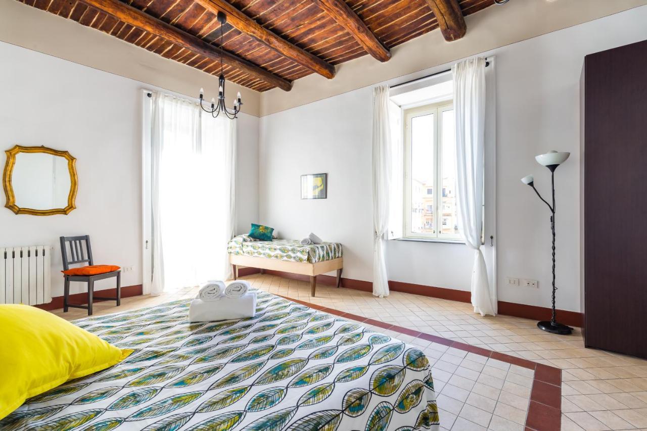 Lopez 20 A Big Family Apartment By Napoliapartments Dış mekan fotoğraf