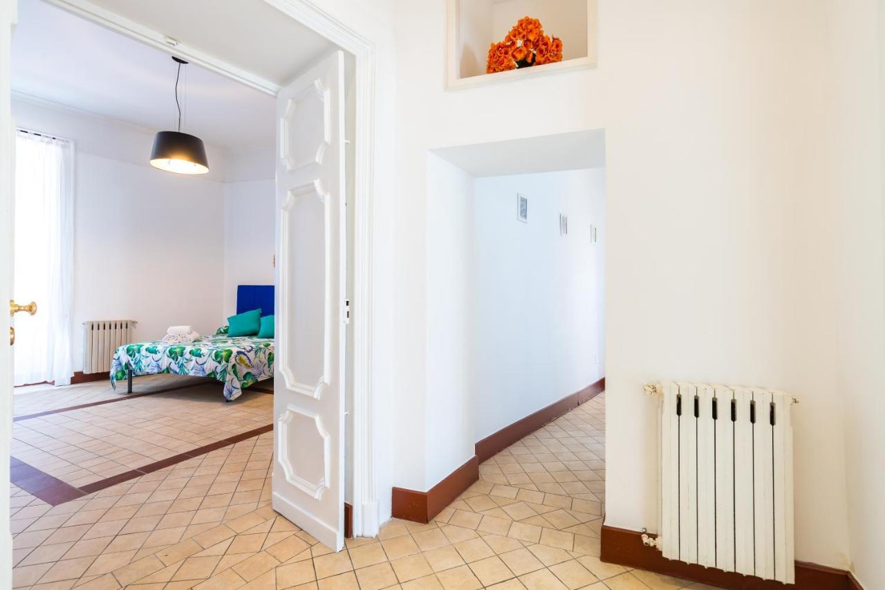Lopez 20 A Big Family Apartment By Napoliapartments Dış mekan fotoğraf