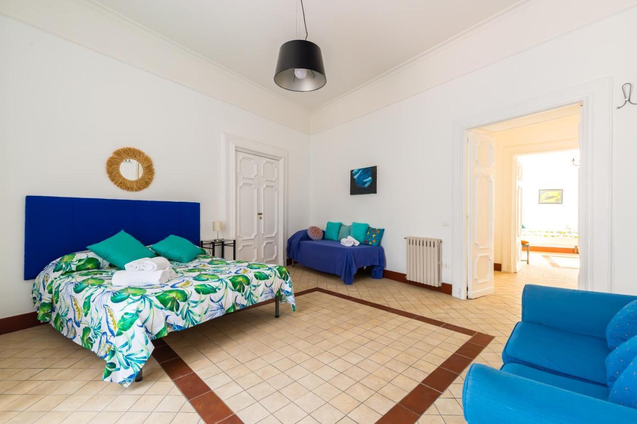 Lopez 20 A Big Family Apartment By Napoliapartments Dış mekan fotoğraf