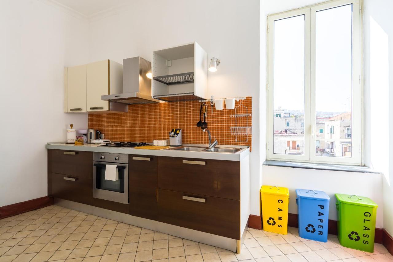 Lopez 20 A Big Family Apartment By Napoliapartments Dış mekan fotoğraf