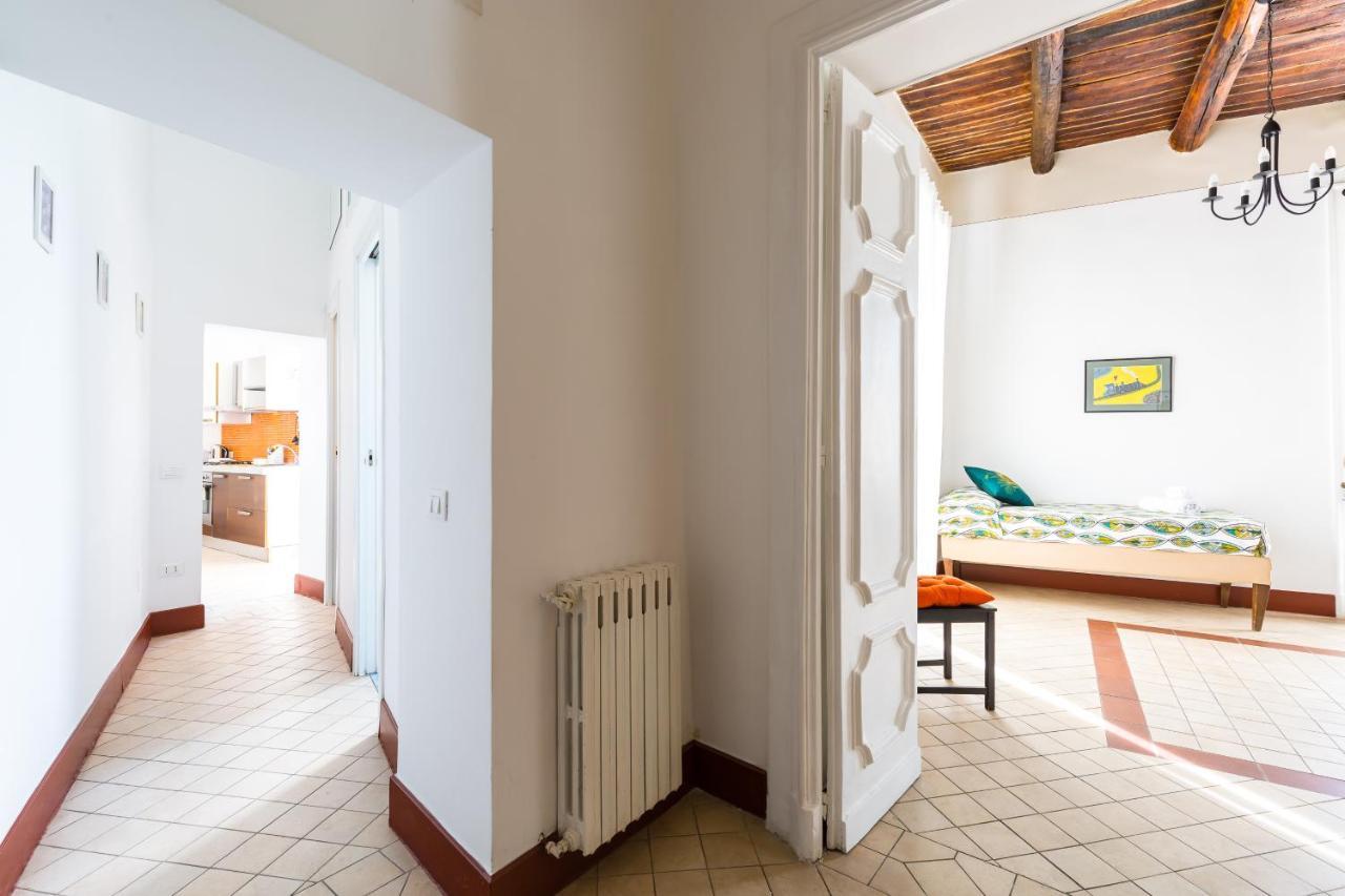 Lopez 20 A Big Family Apartment By Napoliapartments Dış mekan fotoğraf